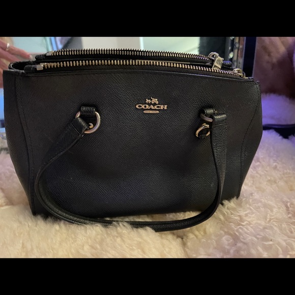 Coach - Picture 2 of 11